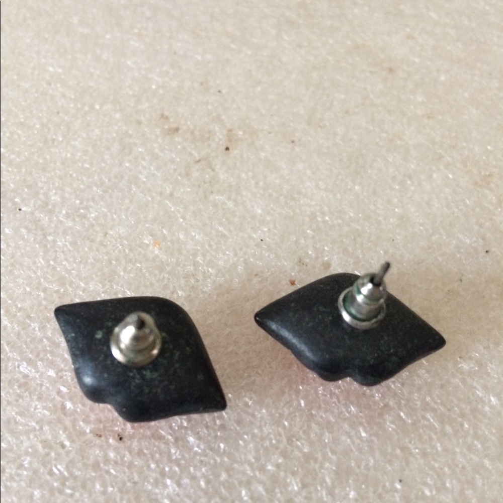 Lips earrings - Picture 3 of 3